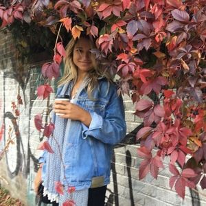 Meet your Posher, Annie